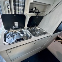 Peugeot campers TOURNE uit 2023 Foto #11