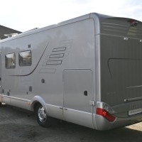 Hymer B 694 SL Schotel Zonnepaneel Dwarsbed Hefbed Foto #4