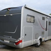 Hymer B 694 SL Schotel Zonnepaneel Dwarsbed Hefbed Foto #5
