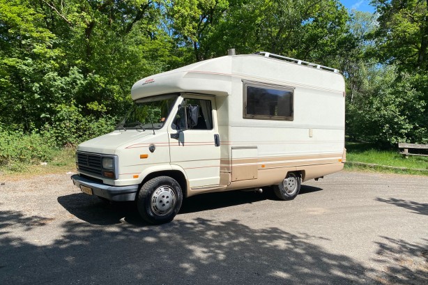 Dethleffs campers Globetrotter op Peugeot J5 2.5 TD uit 1989