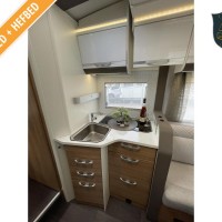 Adria Matrix Plus 670 DC uit 2020 Foto #6