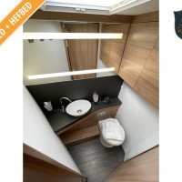 Adria Matrix Plus 670 DC uit 2020 Foto #9