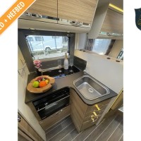 Adria Matrix Platinum 670 SC uit 2018 Foto #6