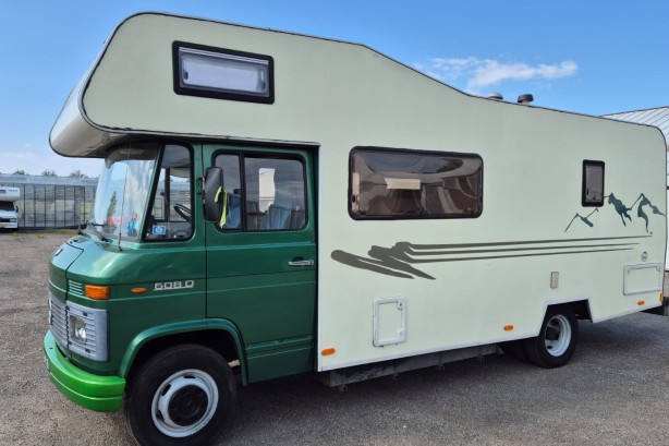 Mercedes campers L608D uit 1976