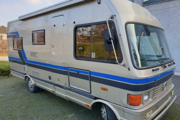 RMB campers Silver op Mercedes uit 1990
