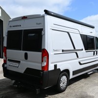 Adria Twin Plus Family 600 SP Luifel Zonnepaneel Dubbel bed Foto #69
