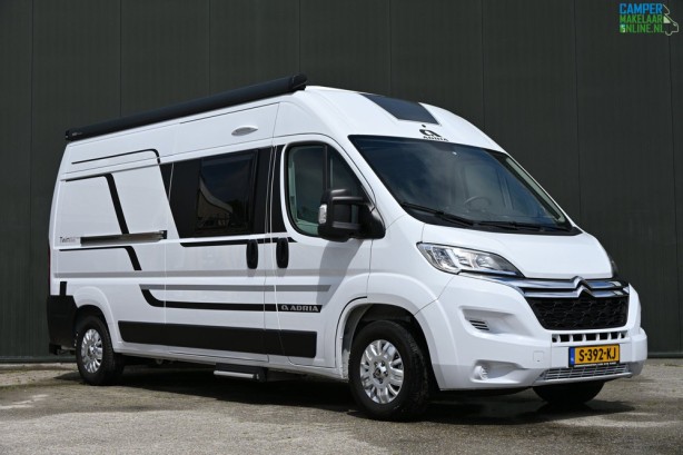 Adria Twin Plus Family 600 SP Luifel Zonnepaneel Dubbel bed