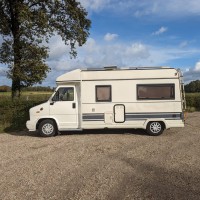Burstner campers Peugeot J5 uit 1991 Foto #8