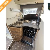Adria Matrix Plus 670 SL uit 2017 Foto #7