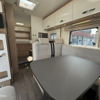 Bürstner Lyseo 734G Queensbed Hefbed Luifel Zonnepaneel Garage Foto #17
