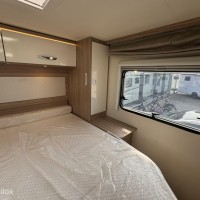 Bürstner Lyseo 734G Queensbed Hefbed Luifel Zonnepaneel Garage Foto #22