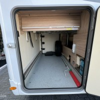 Bürstner Lyseo 734G Queensbed Hefbed Luifel Zonnepaneel Garage Foto #4