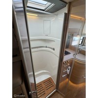 Hymer B680 MC Automaat Enkele Bedden Levelsysteem Geen hefbed Foto #2