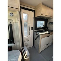 Rapido C55 Night Edition 8T-Automaat Enkele Bedden Luifel Lift-Fietsenrek Garage Foto #8