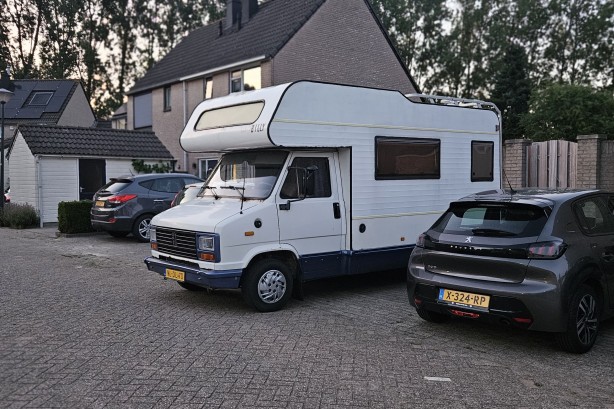 Peugeot campers 280L KAMPEERWAGEN uit 1989