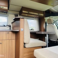Knaus MAIN CAMP T 700 0F Dak airco / Frans bed / Hefbed Foto #34