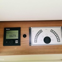 Knaus MAIN CAMP T 700 0F Dak airco / Frans bed / Hefbed Foto #4