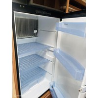 Knaus MAIN CAMP T 700 0F Dak airco / Frans bed / Hefbed Foto #8