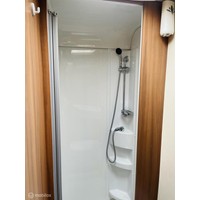 Knaus MAIN CAMP T 700 0F Dak airco / Frans bed / Hefbed Foto #10