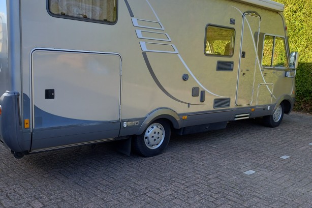 Hymer B 674 uit 2006