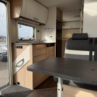 Sunlight Capron T66 lengtebed en 2 x Airco Foto #25