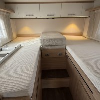 Sunlight Capron T66 lengtebed en 2 x Airco Foto #27