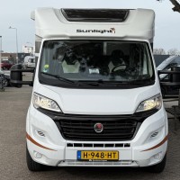 Sunlight Capron T66 lengtebed en 2 x Airco Foto #11