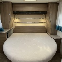 Chausson 718 XLB Limited 2 x airco Queens en Hefbed Foto #22