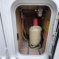 Knaus 700MEG Sky Wave Enkele Bedden Hefbed Levelsysteem Luifel fietsenrek Foto #29