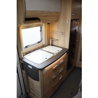 Hymer Exsis T588 150pk Automaat | Lengtebedden | Zonnepanelen | Dakairco | Trekhaak | 2e Huishoudaccu | Foto #29