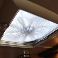 Knaus Sky Ti 700 MEG 150pk Automaat | Lengtebedden | Zonnepaneel | Omvormer | Luchtvering | Trekhaak | Fietsenhouder | Foto #16