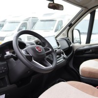 Lmc Cruiser V646 140pk JTD | Smal model | 6.77m | Achteruitrijcamera | Luifel | Panoramadak | Foto #24