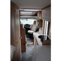 Lmc Cruiser V646 140pk JTD | Smal model | 6.77m | Achteruitrijcamera | Luifel | Panoramadak | Foto #4