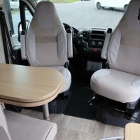 Lmc Innovan 600 140pk | 5.99m | Hefdak | Luifel | Dwarsbed | Inlegramen | Cruise Control | Foto #21
