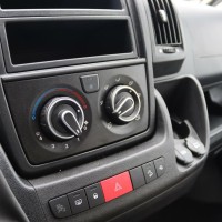 Lmc Innovan 600 140pk | 5.99m | Hefdak | Luifel | Dwarsbed | Inlegramen | Cruise Control | Foto #2