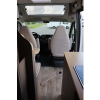 LMC Innovan 640 140pk Automaat | Lengtebedden | Luifel | Panoramadak | Inlegramen | Cruise Control | Nieuw uit voorraad leverbaar | Foto #22