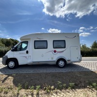 Challenger campers GENESIS 22 uit 2010 Foto #3