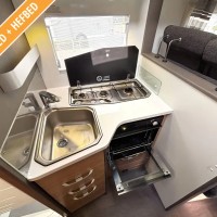 Adria Matrix Plus 670 SC uit 2018 Foto #7
