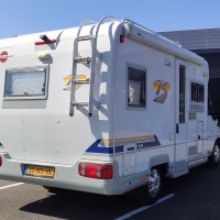 Burstner campers TEILINTEGRIERT uit 2003 Foto #2