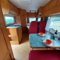 Adria 640  Leuke starters camper! Foto #5