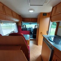 Adria 640  Leuke starters camper! Foto #6