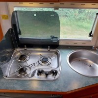 Adria 640  Leuke starters camper! Foto #11