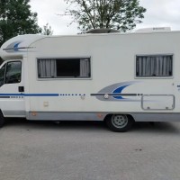 Adria 640  Leuke starters camper! Foto #13