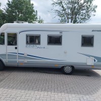 Hymer Eriba Jet  met 44497 km en dakairco Foto #13