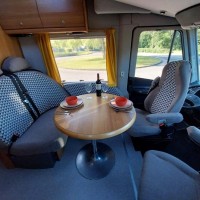 Knaus Travel-Liner 640 H fransbed + hefbed Foto #6