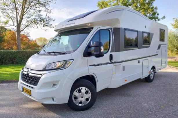 Adria Matrix 670 SL  Enkele bedden, 165pk!!