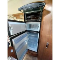 Bürstner Aviano I 727 met solair en maxxfan ! Foto #12