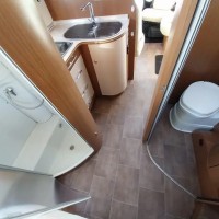 Bürstner Aviano I 727 met solair en maxxfan ! Foto #15