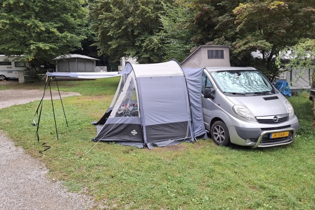 Opel campers VIVARO-2 2.0CDTI/84KW-E4 2.7T L1H1 uit 2008