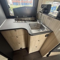 Adria Sun Living A75SL lengtebedden uniek Foto #10